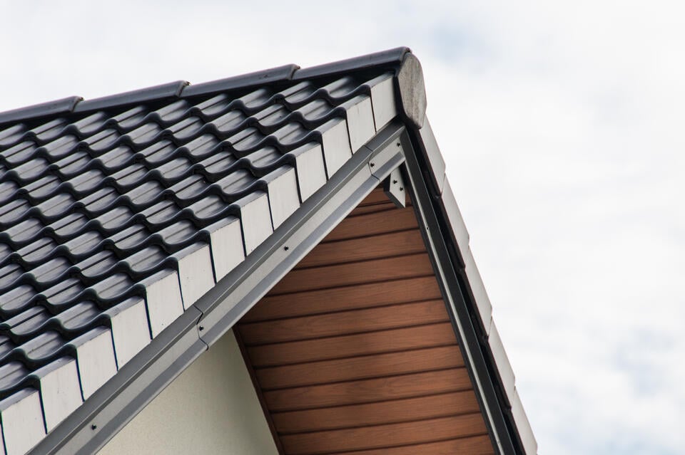 roof overhang-gable style roof overhang