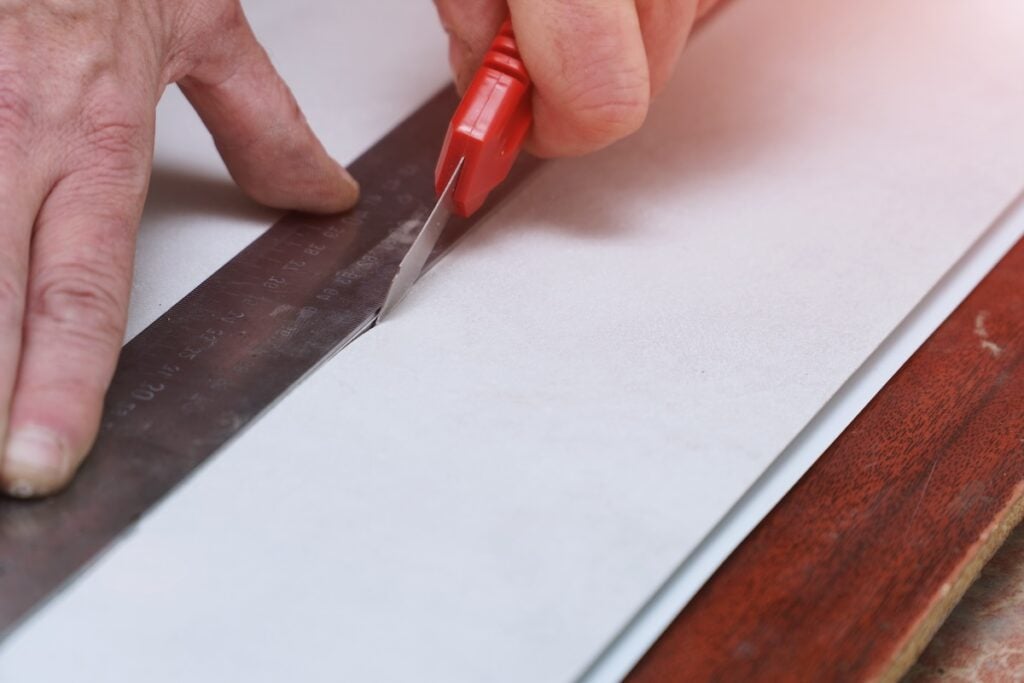 closeup cutting hardie board