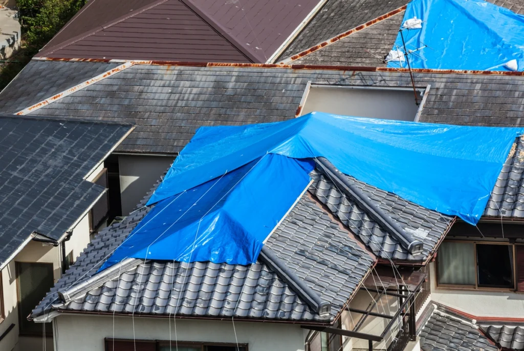 tile roof tarp storm