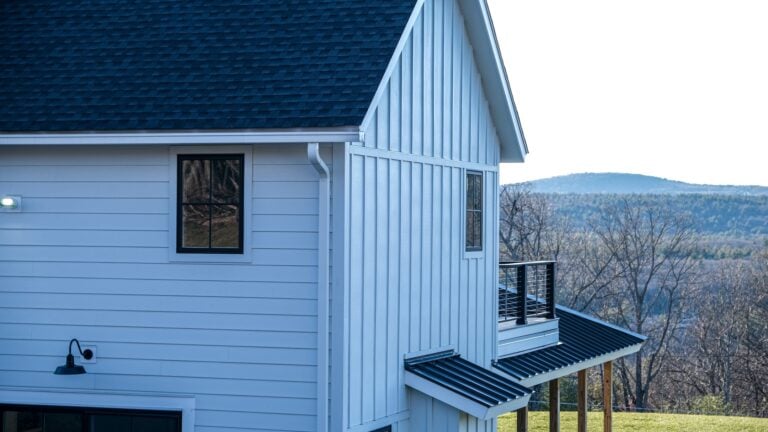 Modern Farmhouse - James Hardie Fiber Cement